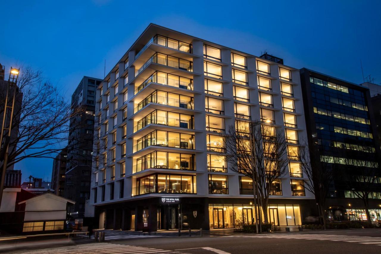 The Royal Park Hotel Iconic Quioto Exterior foto The hotel at night