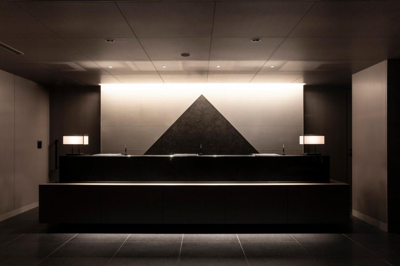 The Royal Park Hotel Iconic Quioto Exterior foto The reception desk at the 21st Century Museum of Contemporary Art, Kanazawa, Japan
