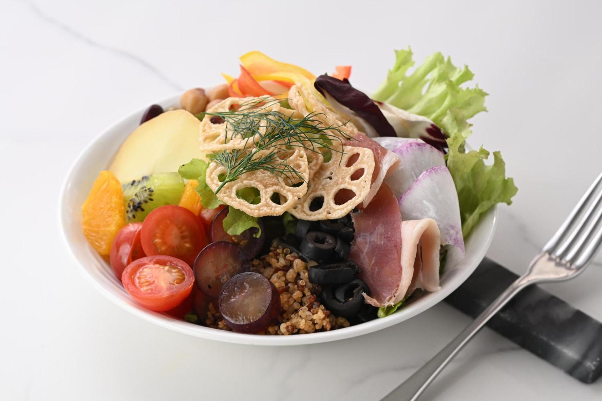 The Royal Park Hotel Iconic Quioto Exterior foto A salad with lotus root