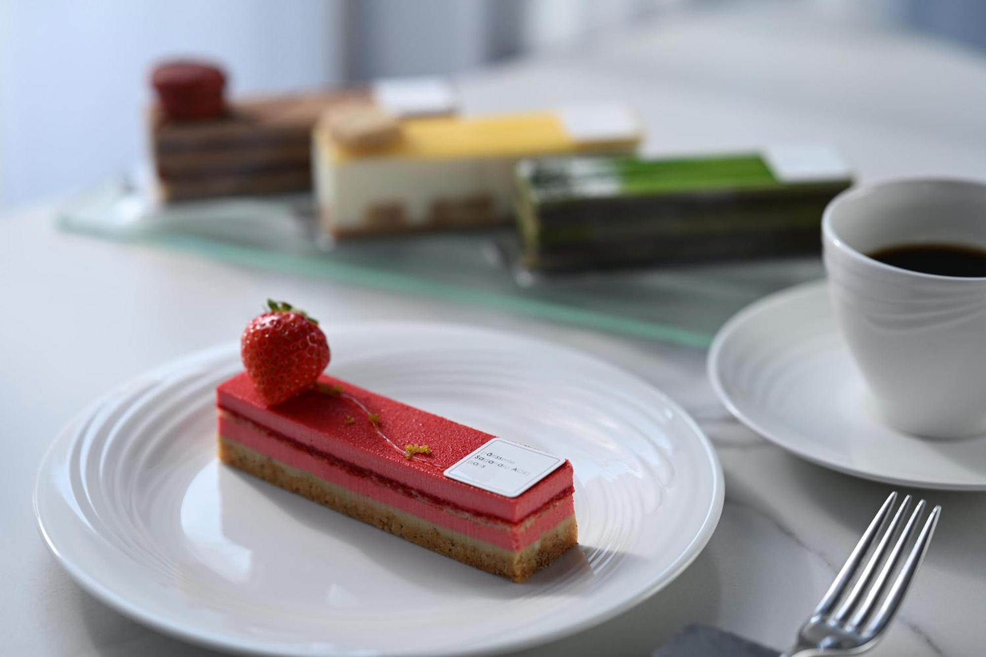 The Royal Park Hotel Iconic Quioto Exterior foto A strawberry parfait